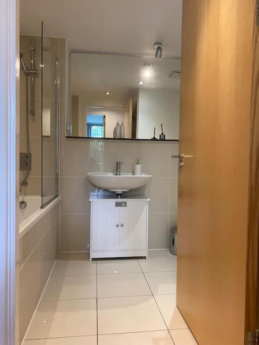 Modern Apartment, Fistral Beach New Quay Kültér fotó