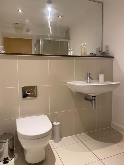 Modern Apartment, Fistral Beach New Quay Kültér fotó